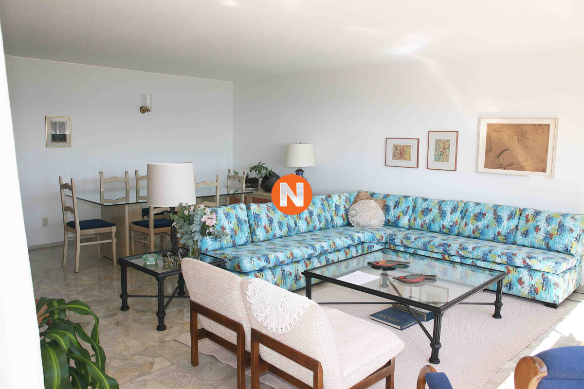 Apartamento Ref.215613 - TEQUENDAMA VENTA DE APARTAMENTO DE 3 DORMITORIOS Y SERVICIO MANSA PUNTA DEL ESTE