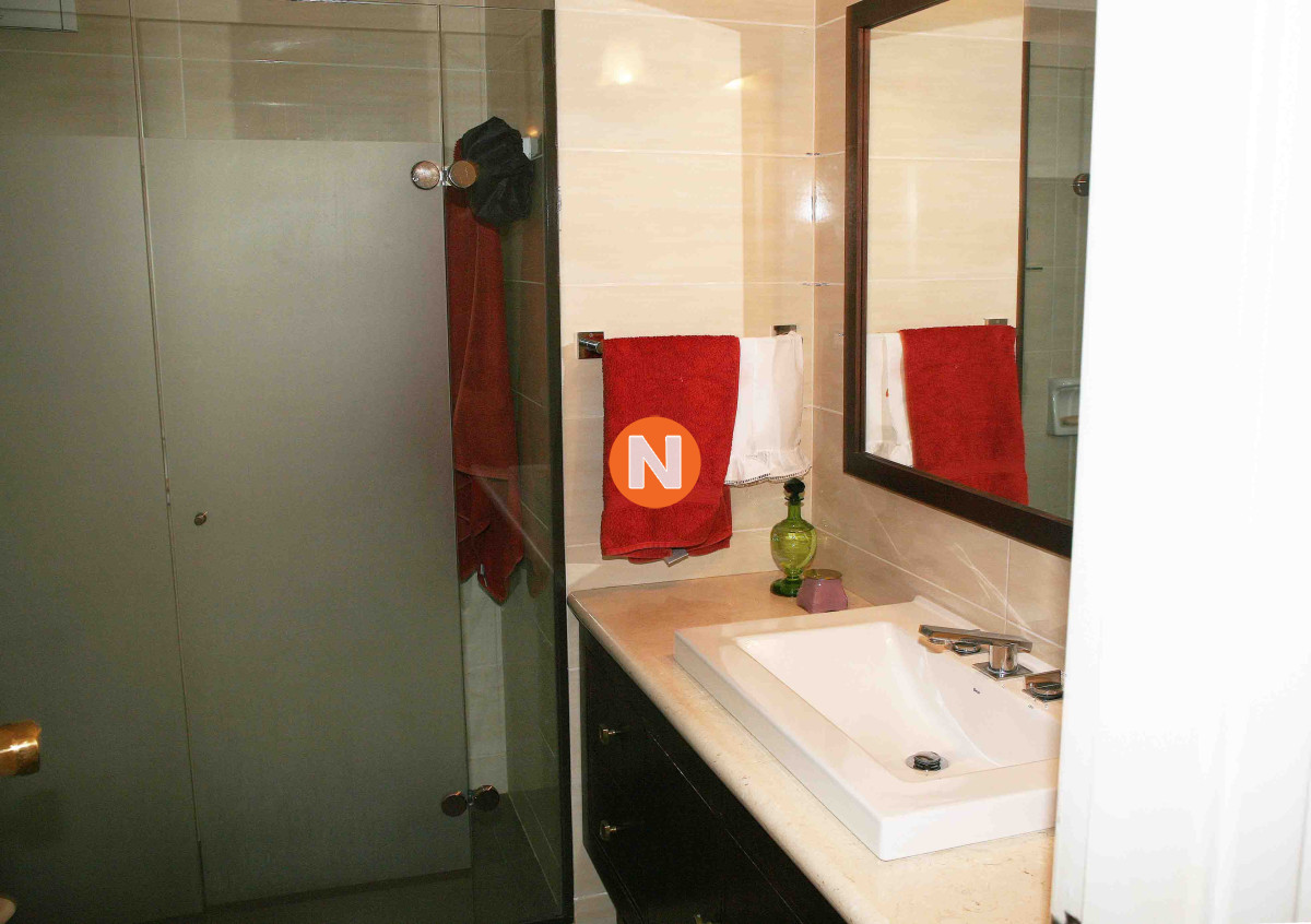 Apartamento Ref.215613 - TEQUENDAMA VENTA DE APARTAMENTO DE 3 DORMITORIOS Y SERVICIO MANSA PUNTA DEL ESTE