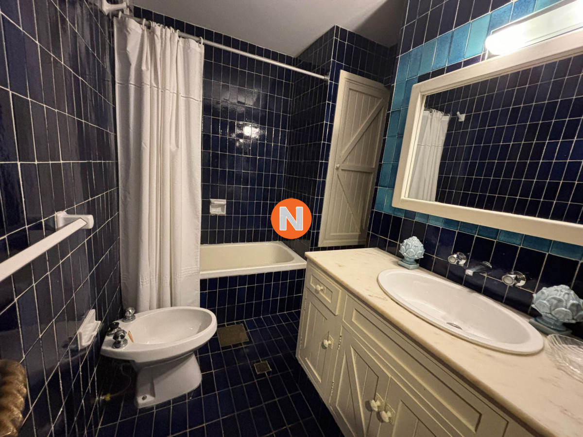 Apartamento Ref.201652 - Apartamento en Venta, Peninsula, Punta del Este, 3 Dormitorios.