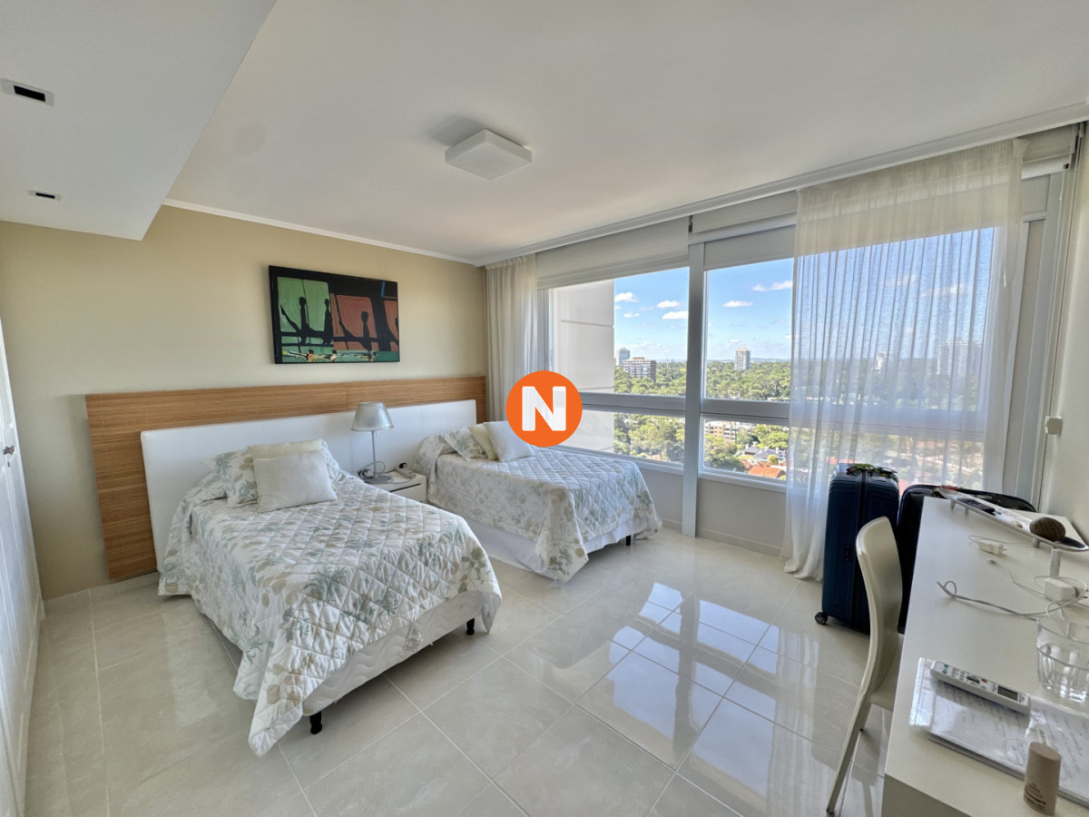 Apartamento Ref.224807 - LE JARDIN PISO ALTO VENTA DE APARTAMENTO DE 3 Y DEPENDENCIA 