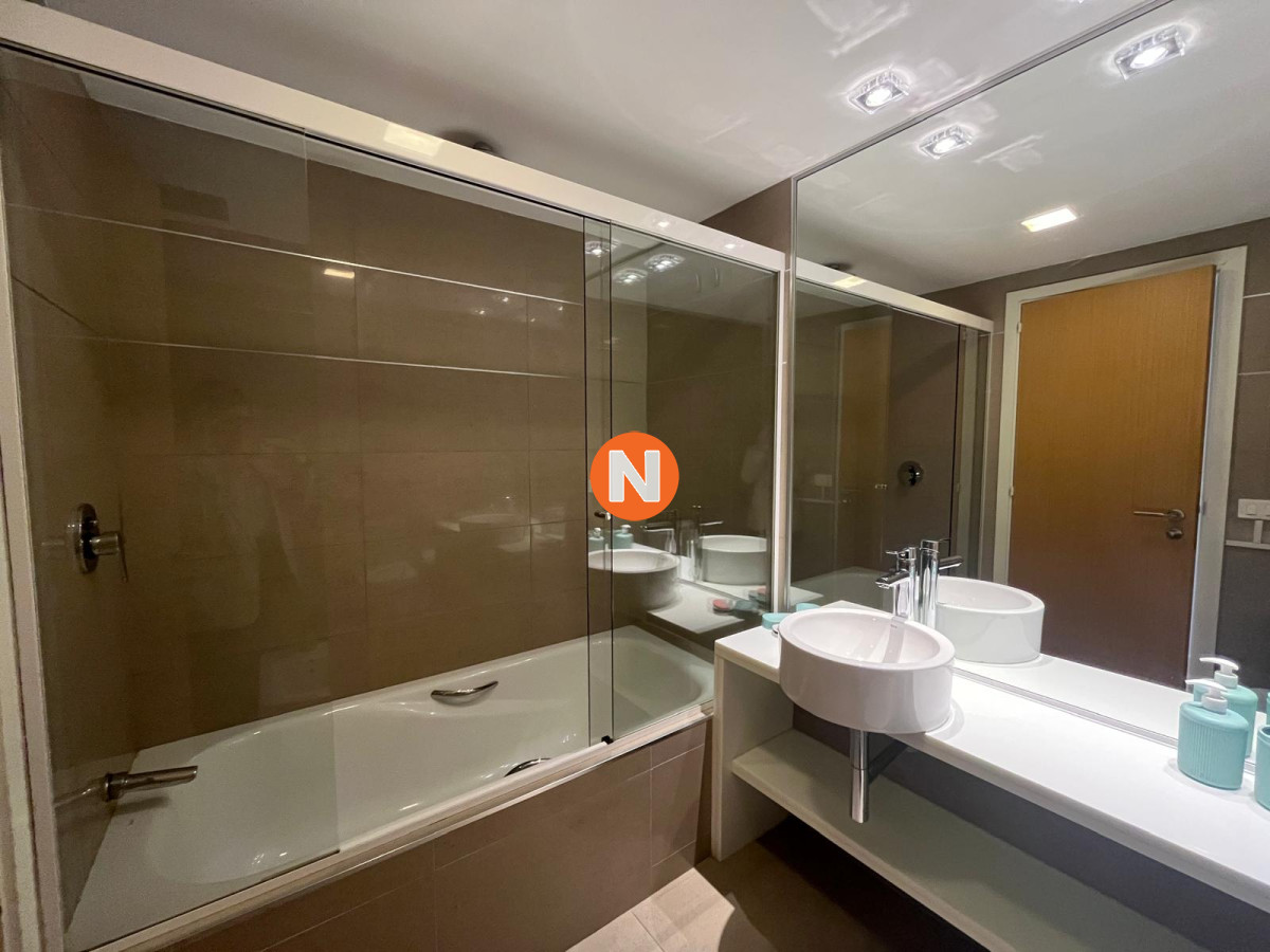 Apartamento Ref.9422 - Apartamento en Venta y Alquiler, Mansa, Punta del Este, 2 Dormitorios.