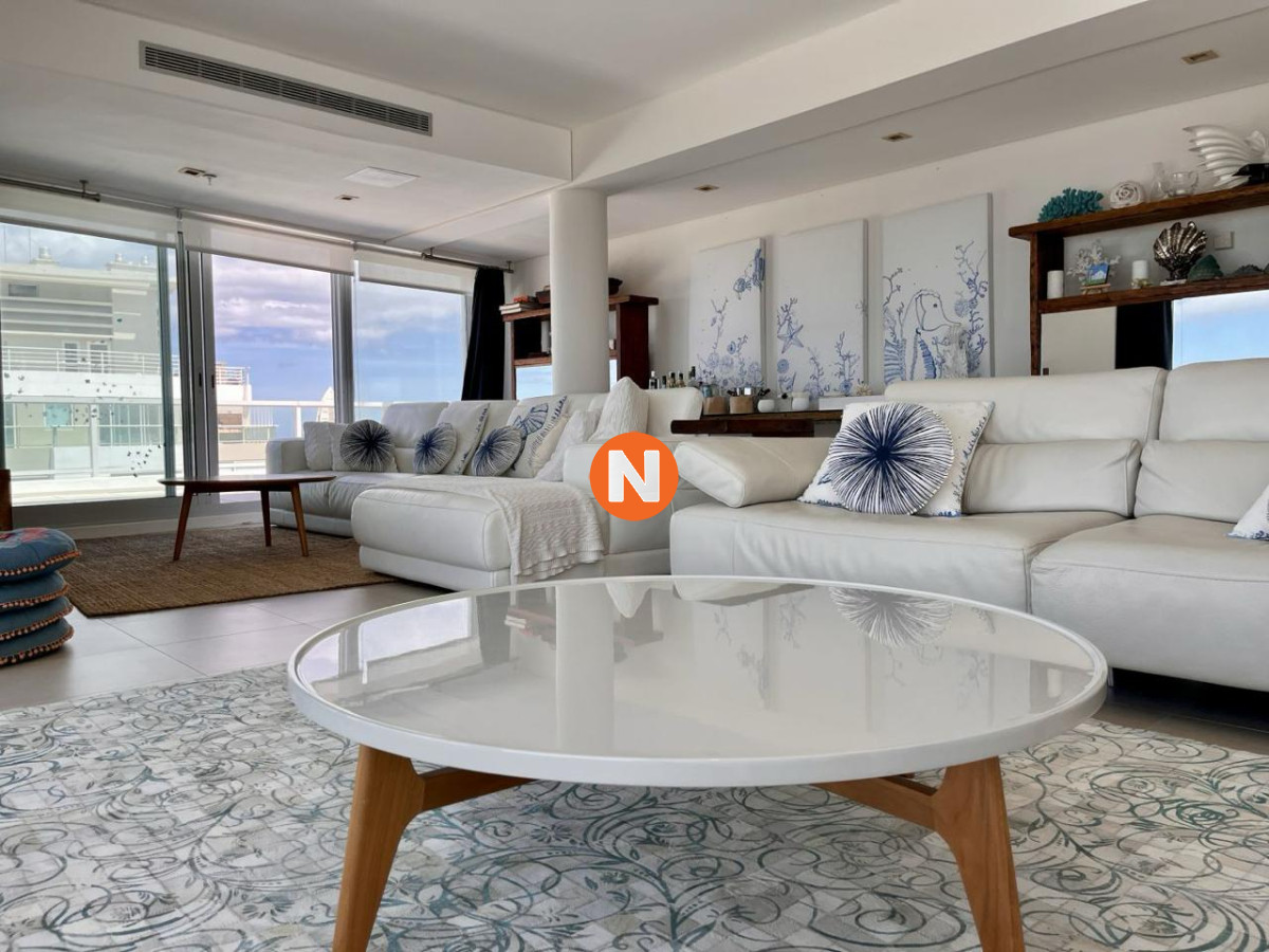 Apartamento Ref.223788 - Exclusivo Penthouse en primera linea en Venta