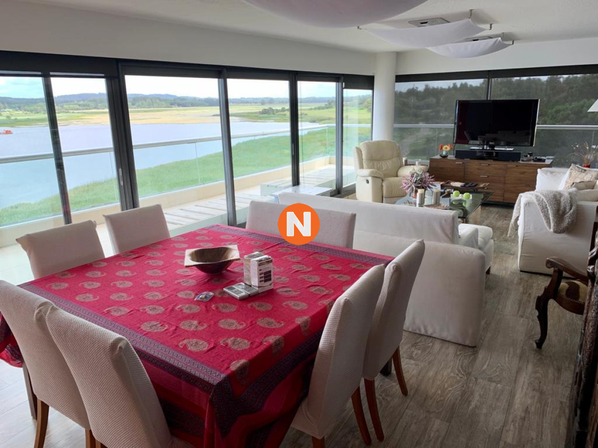 Apartamento Ref.216761 - Apartamento en espectacular vista en Punta del Este!