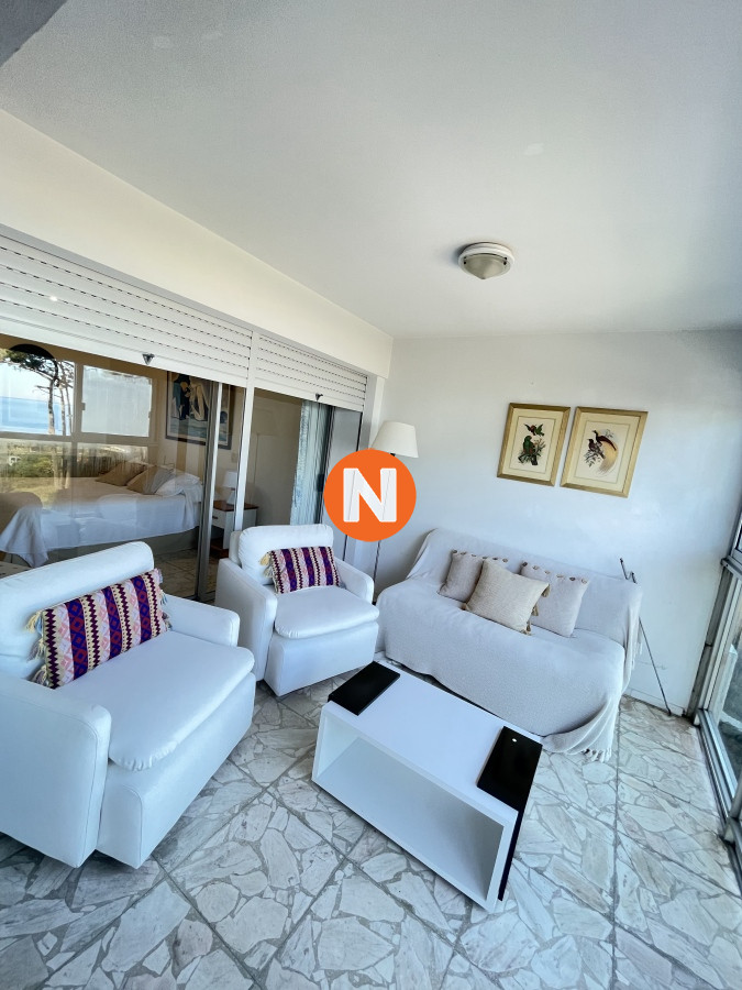 Apartamento Ref.222739 - En Venta - Apartamento 3 habitaciones, frente al mar. Parada 7, Punta del Este.
