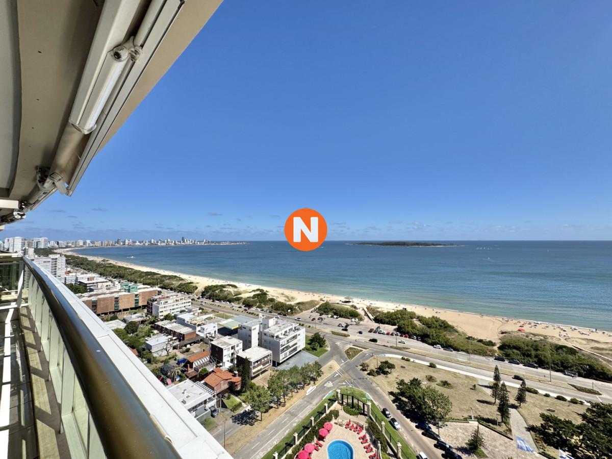 Apartamento Ref.224807 - LE JARDIN PISO ALTO VENTA DE APARTAMENTO DE 3 Y DEPENDENCIA 