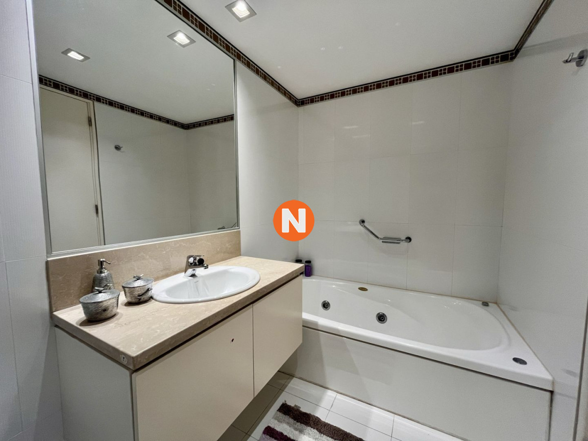 Apartamento Ref.223788 - Exclusivo Penthouse en primera linea en Venta