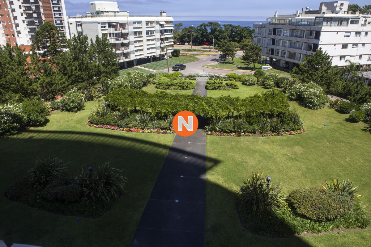 Apartamento Ref.5786 - Apartamento en Venta y Alquiler, Mansa, Punta del Este, 2 Dormitorios.