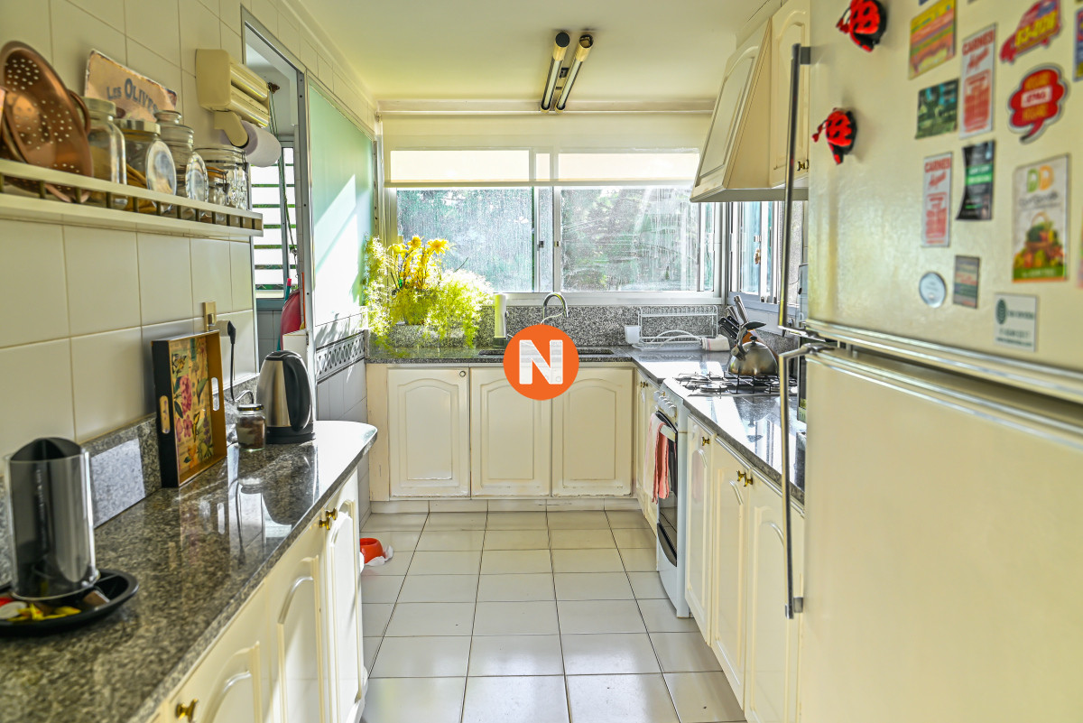 Apartamento Ref.223245 - En Venta, 5 dormitorios, Playa Brava