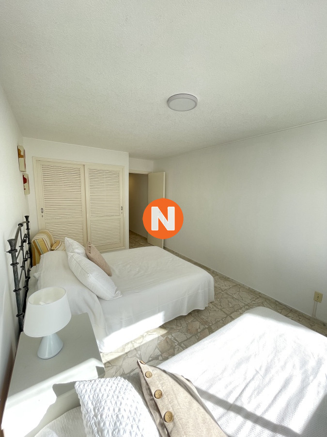 Apartamento Ref.222739 - En Venta - Apartamento 3 habitaciones, frente al mar. Parada 7, Punta del Este.