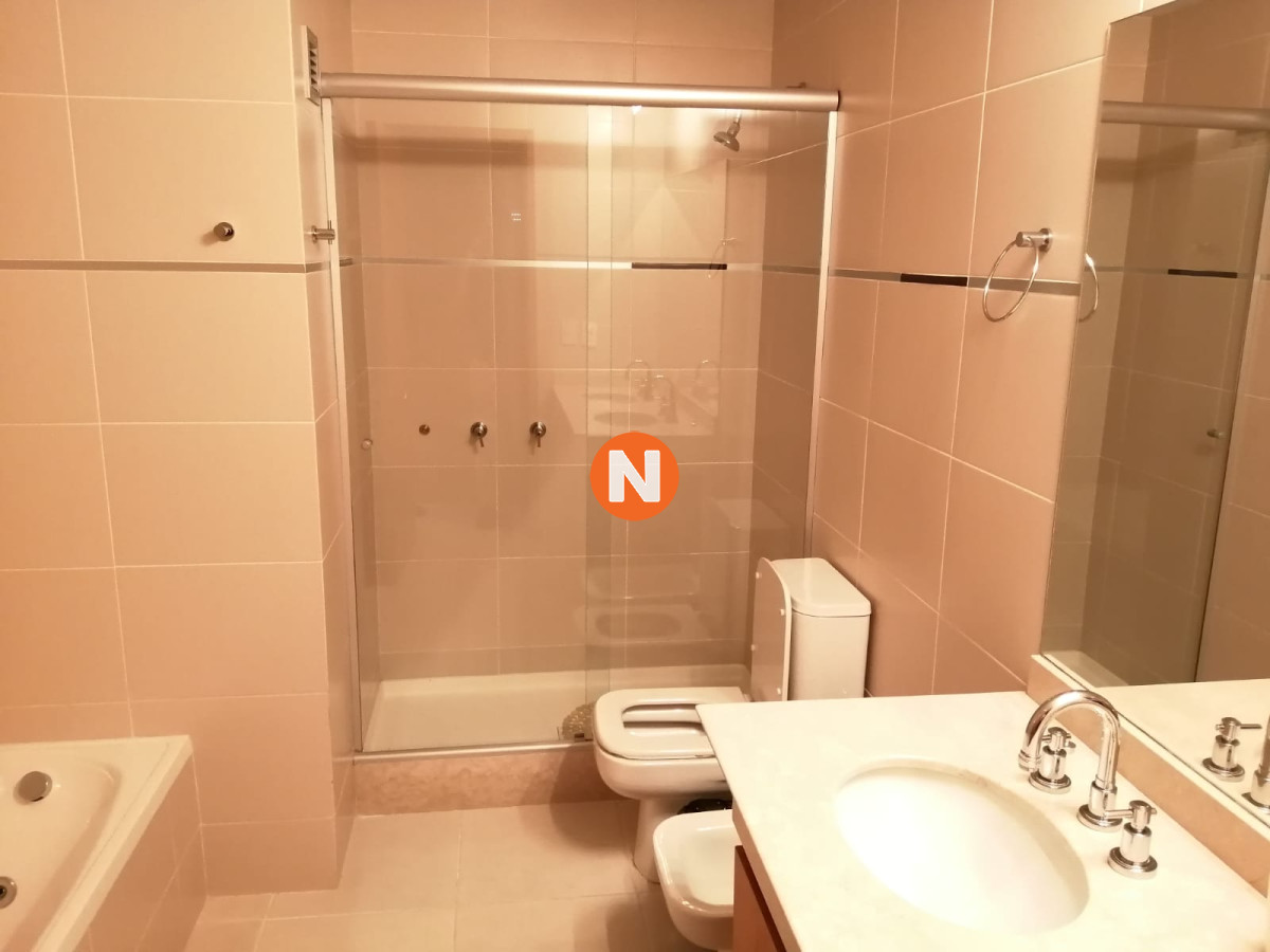 Apartamento Ref.7427 - Apartamento en Venta y Alquiler, Mansa, Punta del Este, 2 Dormitorios.