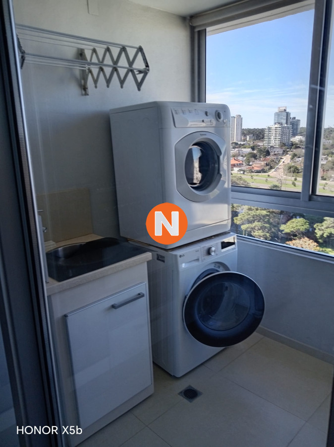 Apartamento Ref.8281 - Apartamento en Venta y Alquiler, Mansa, Punta del Este, 3 Dormitorios.