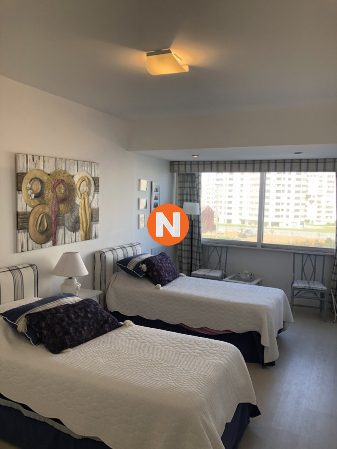 Apartamento Ref.2441 - Apartamento en Venta y Alquiler, Mansa, Punta del Este, 2 Dormitorios.