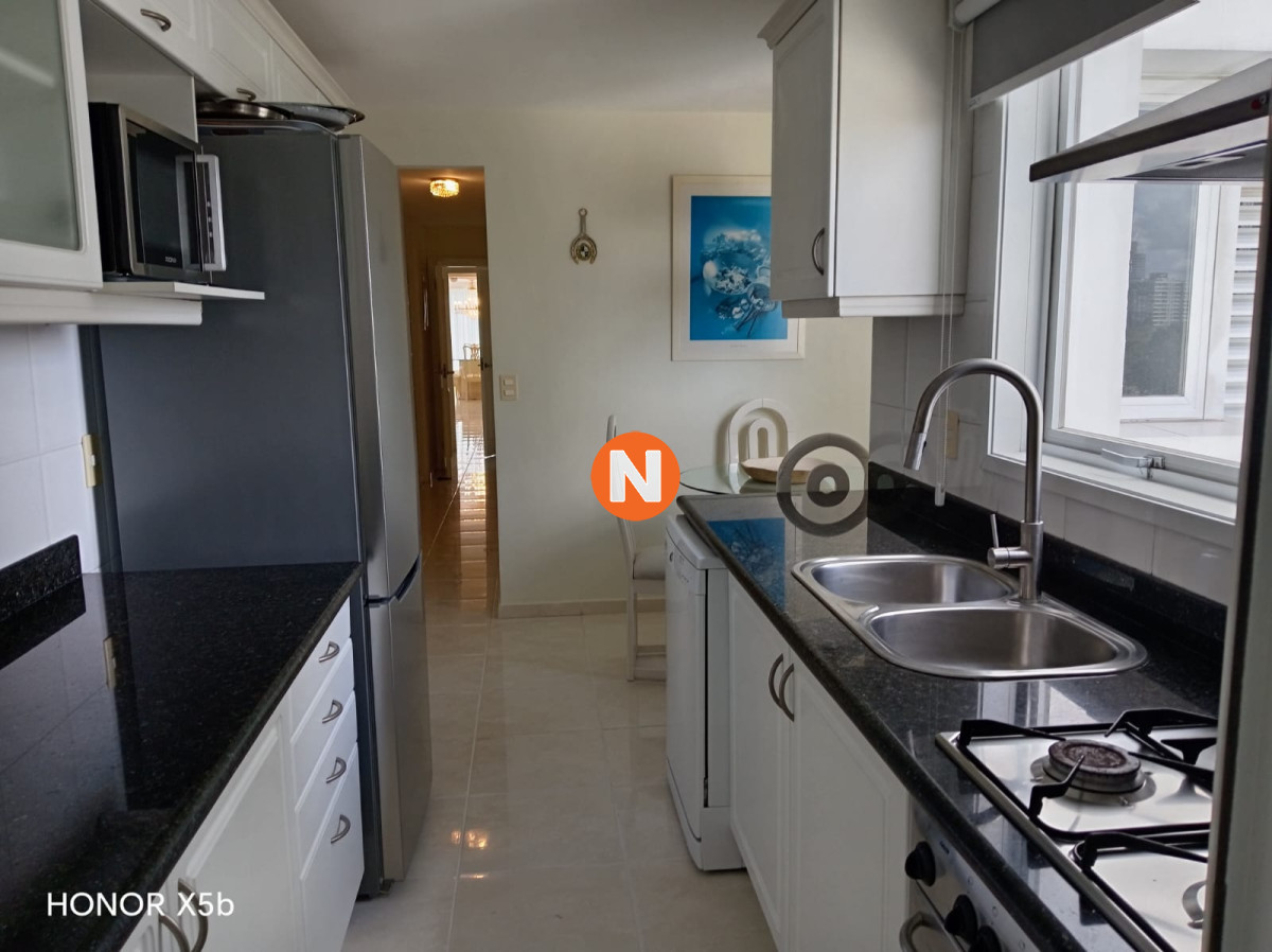 Apartamento Ref.6525 - Apartamento en venta y Alquiler, Mansa, Punta del Este, 3 Dormitorios.