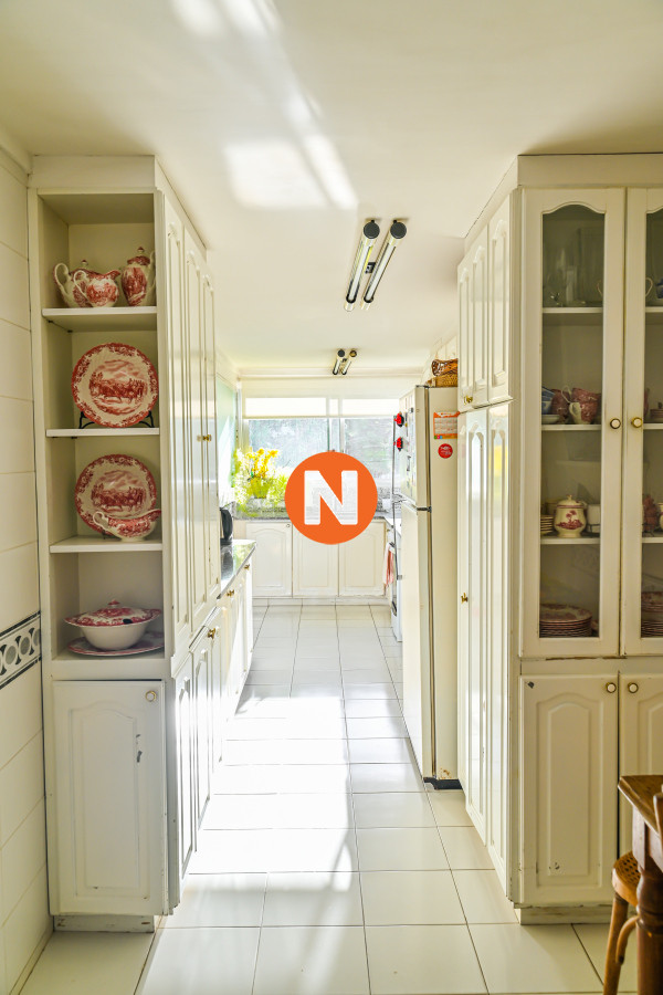 Apartamento Ref.223245 - En Venta, 5 dormitorios, Playa Brava