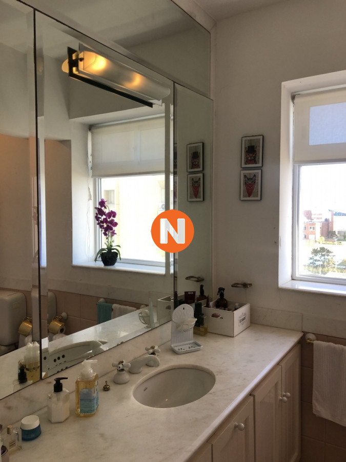 Apartamento Ref.2441 - Apartamento en Venta y Alquiler, Mansa, Punta del Este, 2 Dormitorios.
