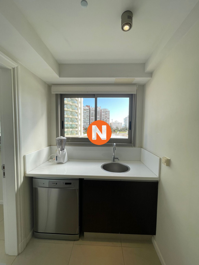 Apartamento Ref.214491 -  Venta y Alquiler apto 3 dormitorios  Primera Linea