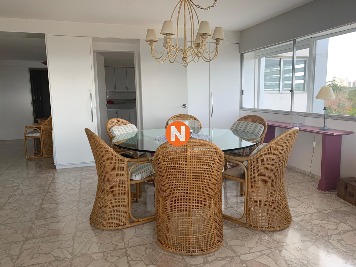 Apartamento Ref.215232 - Primera Linea en Mansa Edificio de Categoría