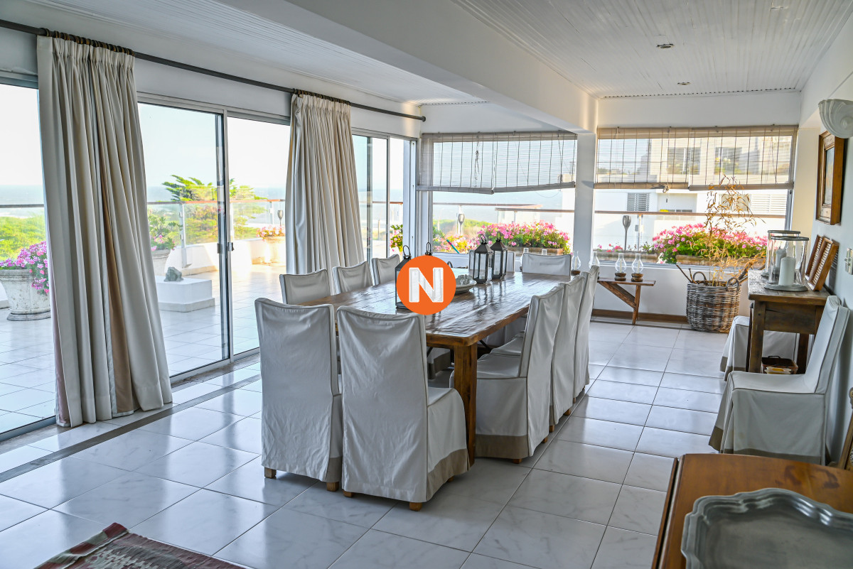 Apartamento Ref.223245 - En Venta, 5 dormitorios, Playa Brava