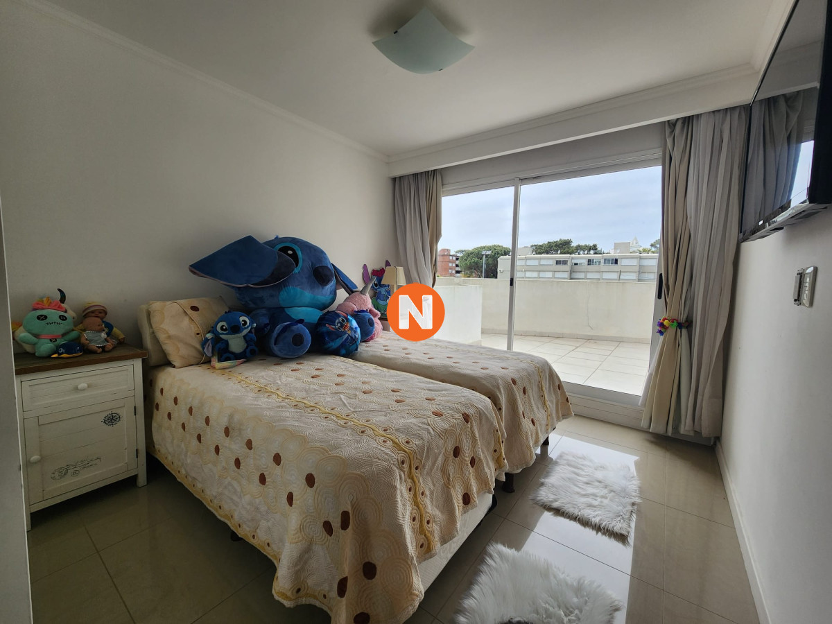 Apartamento Ref.7962 - Apartamento en Venta y Alquiler, Mansa, Punta del Este, 3 Dormitorios.