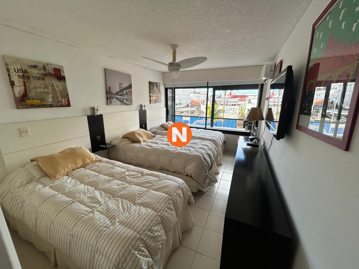 Apartamento Ref.9446 - Apartamento en Venta y Alquiler, Peninsula, Punta del Este, 3 Dormitorios.