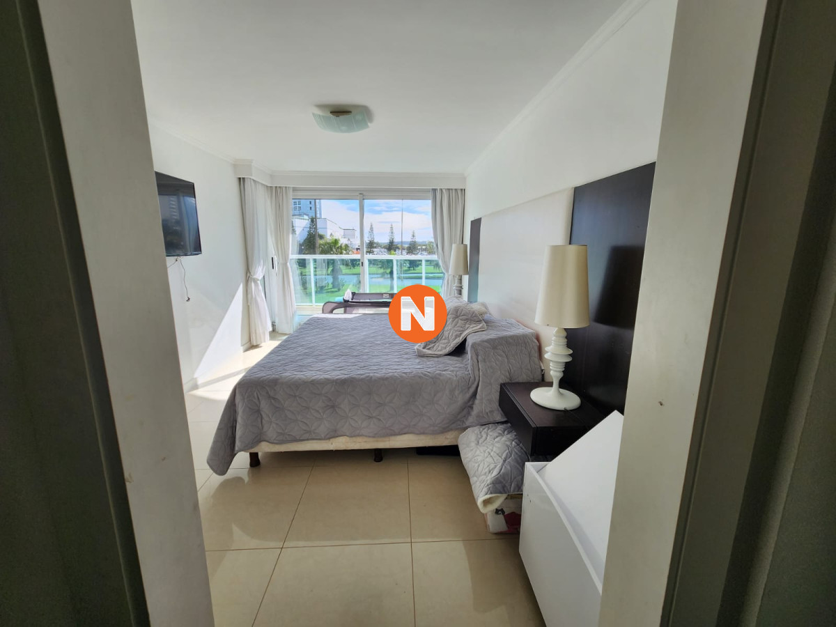 Apartamento Ref.7962 - Apartamento en Venta y Alquiler, Mansa, Punta del Este, 3 Dormitorios.