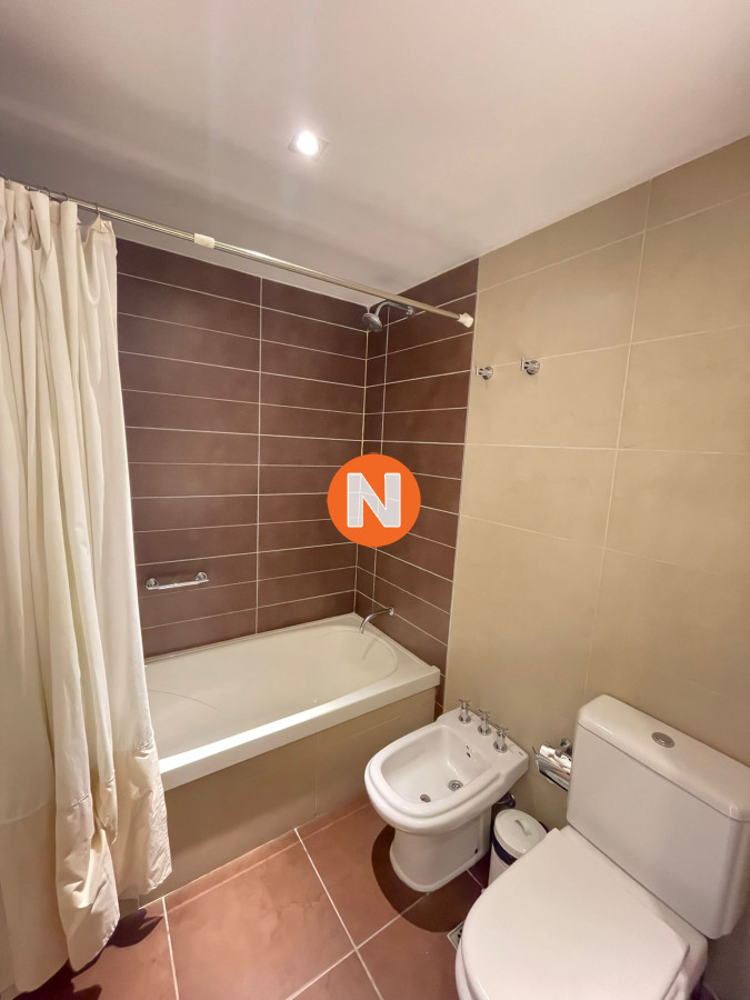 Apartamento Ref.214491 -  Venta y Alquiler apto 3 dormitorios  Primera Linea
