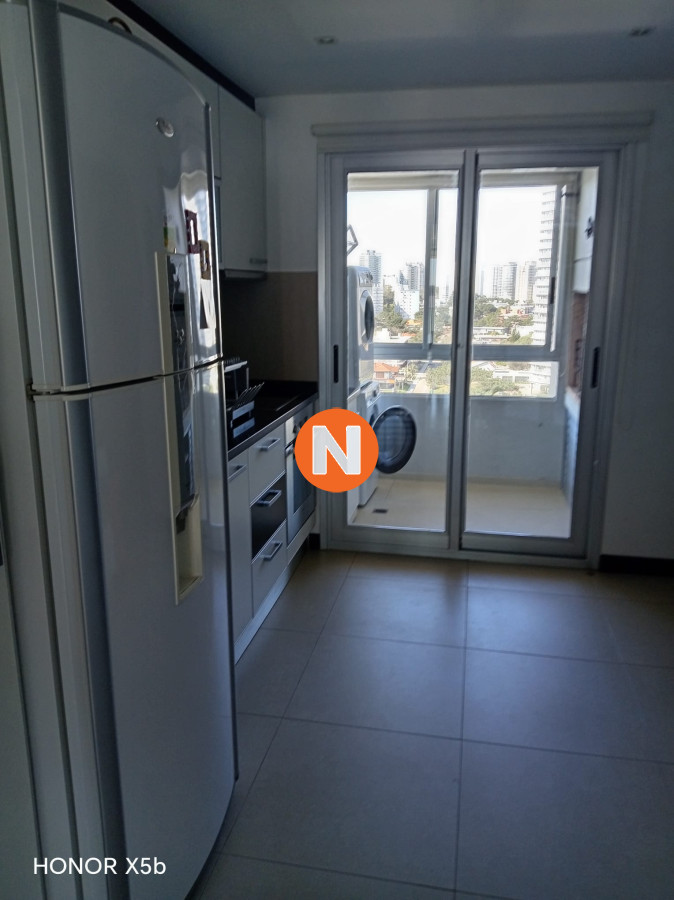 Apartamento Ref.8281 - Apartamento en Venta y Alquiler, Mansa, Punta del Este, 3 Dormitorios.