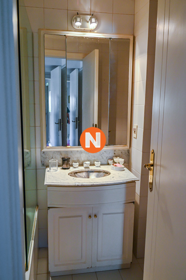 Apartamento Ref.223245 - En Venta, 5 dormitorios, Playa Brava