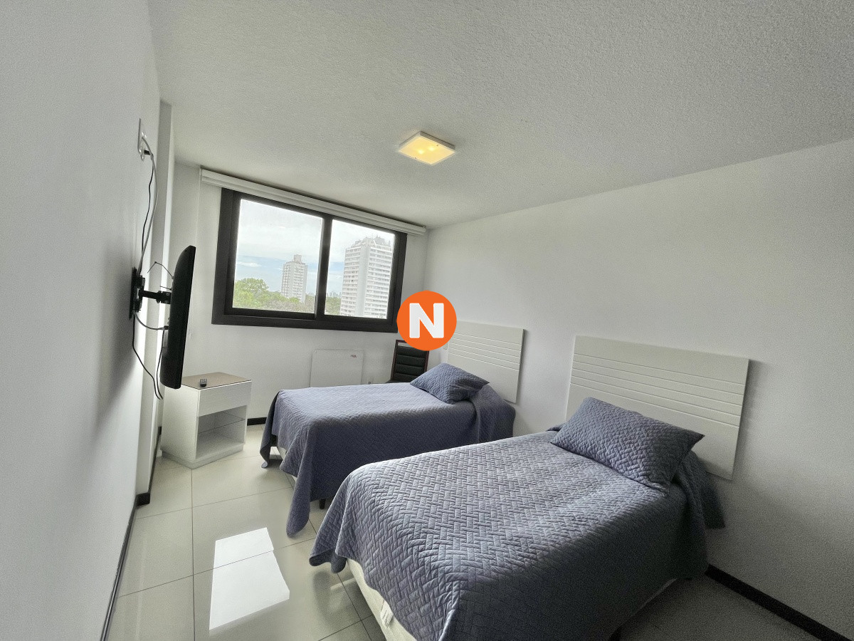 Apartamento Ref.213443 - ALQUILER  APARTAMENTO DE 3 DORMITORIOS EN PISO ALTO EN EDIFICIO STRADIVARIUS PUNTA DEL ESTE