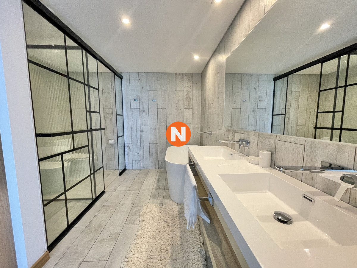 Apartamento Ref.220147 - VENTA DE APARTAMENTO DE 2 DORMITORIOS EN SUITE EN EDIFICIO SURFSIDE PUNTA DEL ESTE