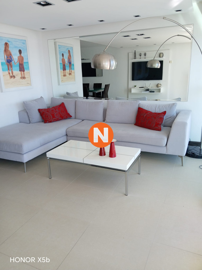 Apartamento Ref.8281 - Apartamento en Venta y Alquiler, Mansa, Punta del Este, 3 Dormitorios.
