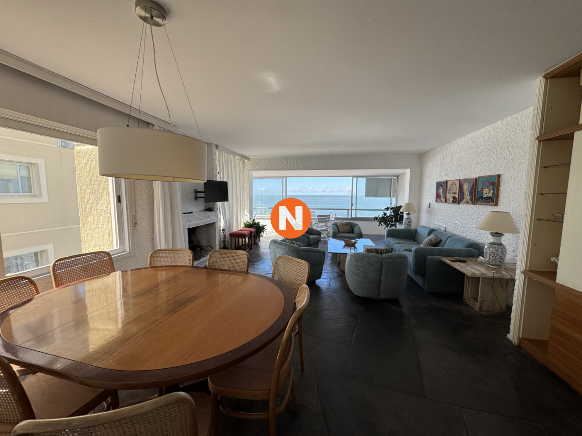 Apartamento Ref.225235 - PENINSULA VENTA DE APARTAMENTO DE 2 DORMITORIOS + DEPENDENCIA PUNTA DEL ESTE