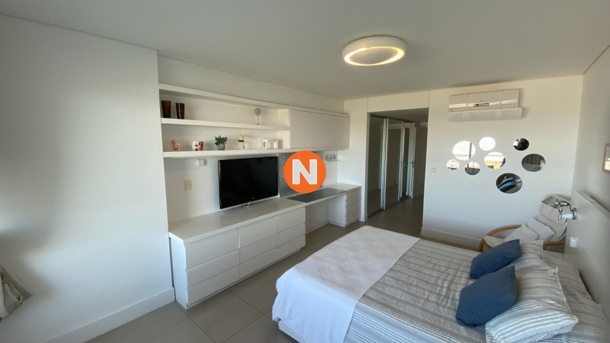Apartamento Ref.218862 - Exclusivo Apartamento de 2 dormitorios frente a Playa Brava Punta del Este