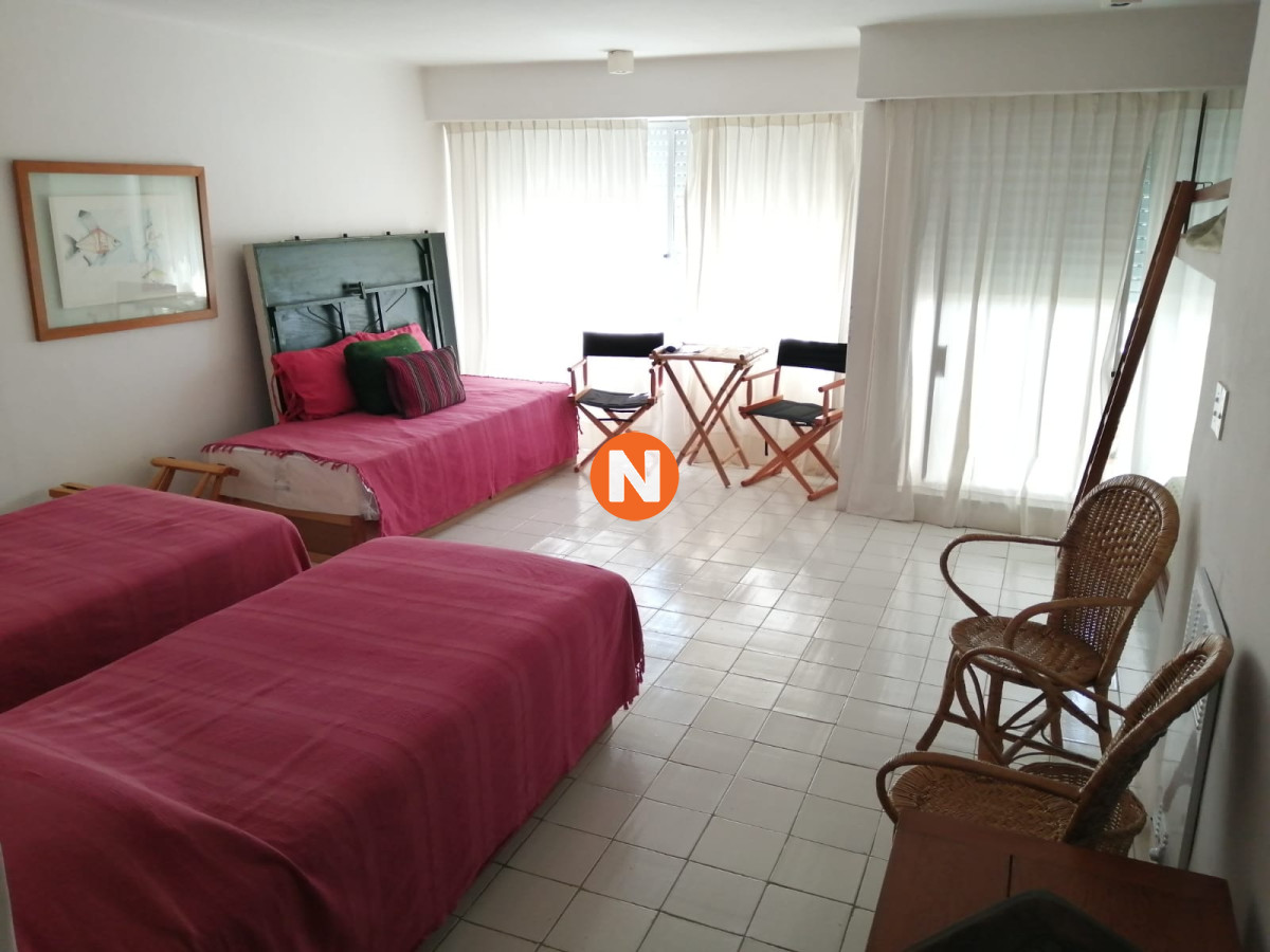Apartamento Ref.1254 - Apartamento de 3 dormitorios en venta, Mansa, Punta del Este