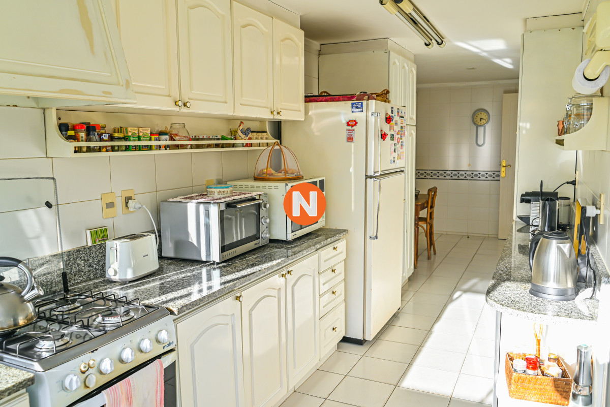 Apartamento Ref.223245 - En Venta, 5 dormitorios, Playa Brava