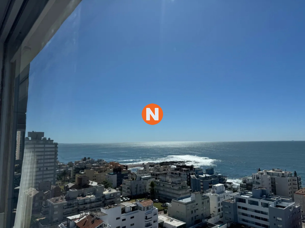 Apartamento Ref.214715 - Amplio Y Luminoso Apartamento Con Las Mejores Vistas De Punta Del Este en venta