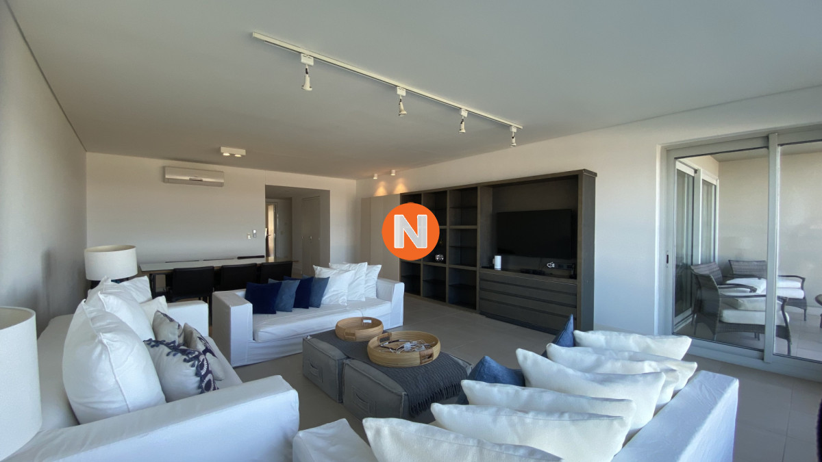 Apartamento Ref.218862 - Exclusivo Apartamento de 2 dormitorios frente a Playa Brava Punta del Este