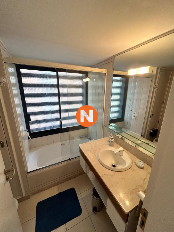 Apartamento Ref.9446 - Apartamento en Venta y Alquiler, Peninsula, Punta del Este, 3 Dormitorios.