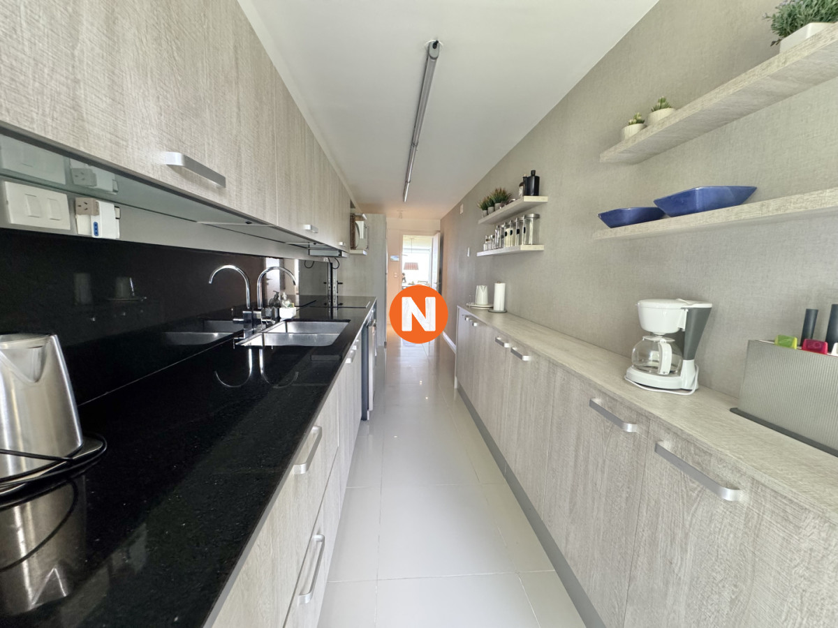 Apartamento Ref.225179 - Apartamento de 3 dormitorios en Península Frente a playa Mansa