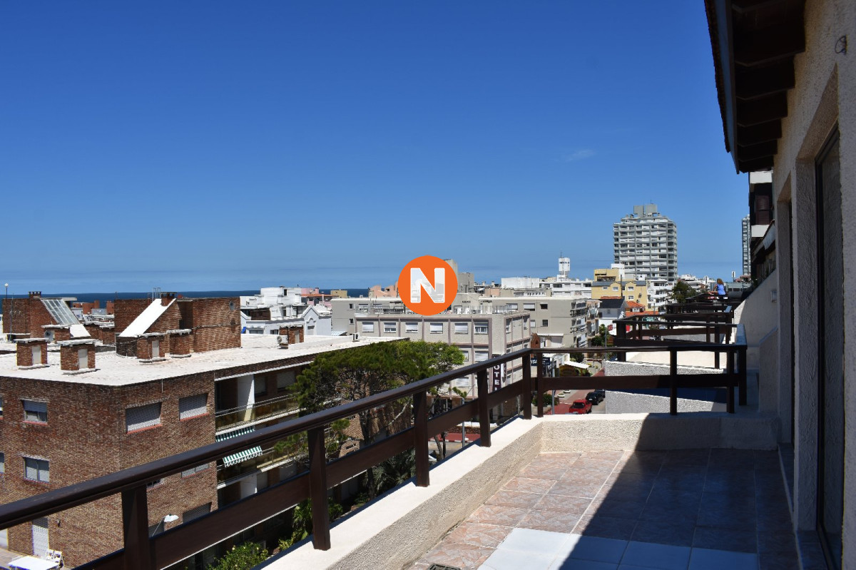 Apartamento Ref.202787 - Apartamento en Venta, Peninsula, Punta del Este, 3 Dormitorios.