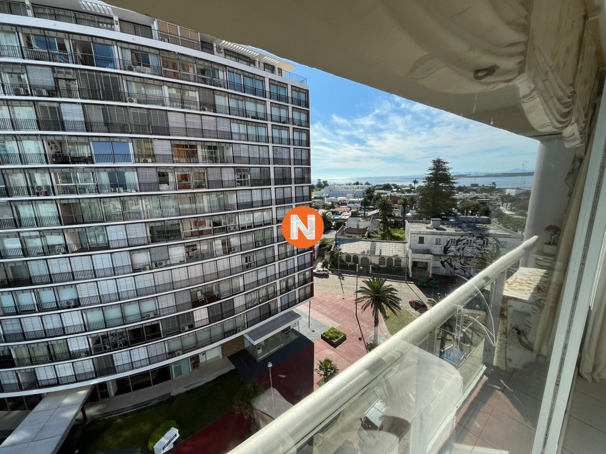 Apartamento Ref.156015 - Apartamento en Venta, Peninsula, Punta del Este, 2 Dormitorios.