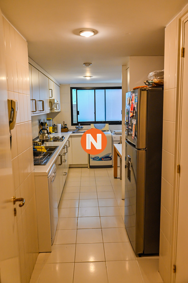 Apartamento Ref.9446 - Apartamento en Venta y Alquiler, Peninsula, Punta del Este, 3 Dormitorios.