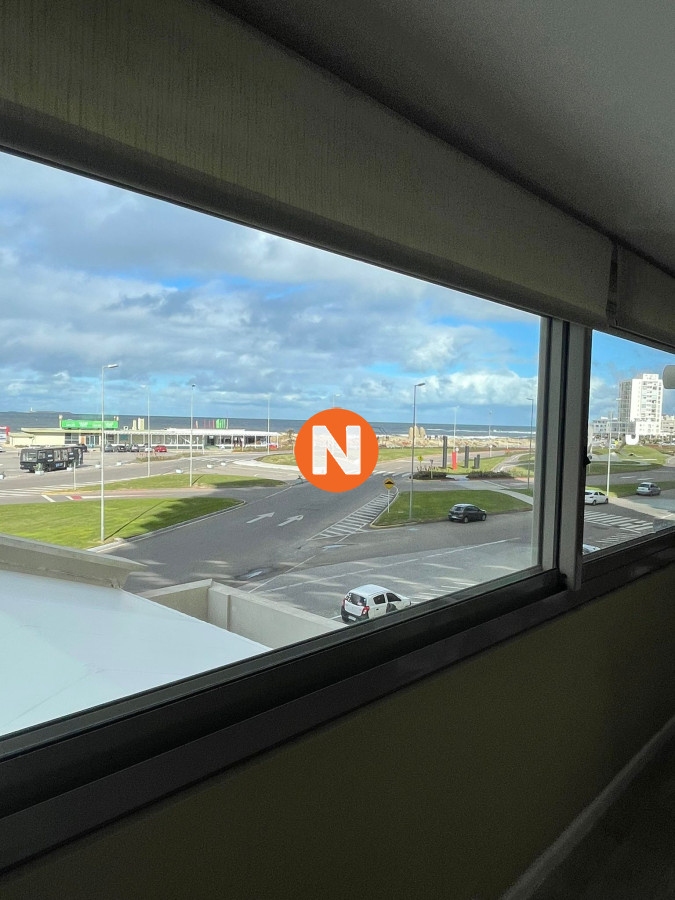 Apartamento Ref.214491 -  Venta y Alquiler apto 3 dormitorios  Primera Linea