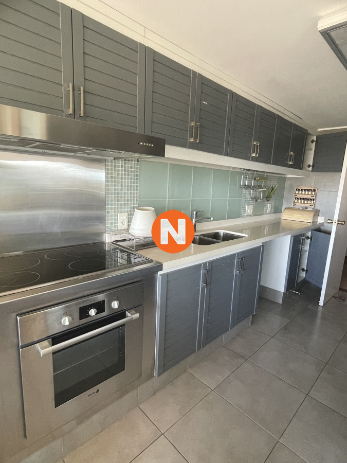 Apartamento Ref.222958 - PentHouse primera línea frente al mar - Playa Brava 3 dormitorios más dependencia 