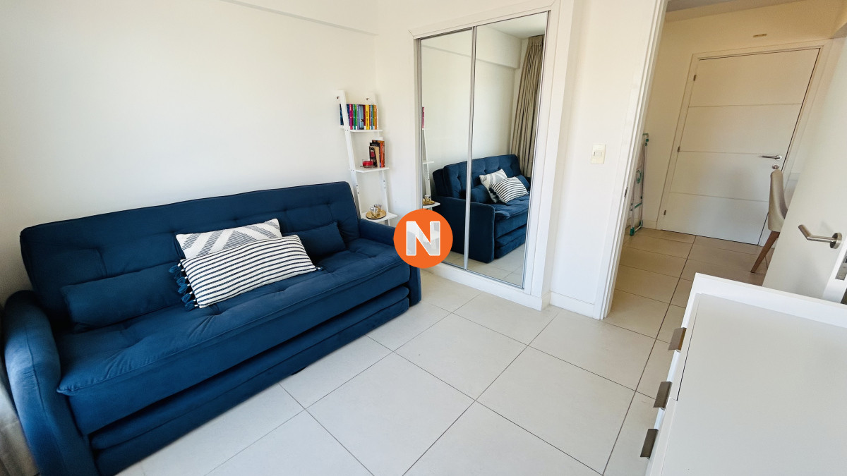 Apartamento Ref.223095 - Apartamento Lux Tower de dos dormitorios a metros de playa brava y mansa en Punta del Este 