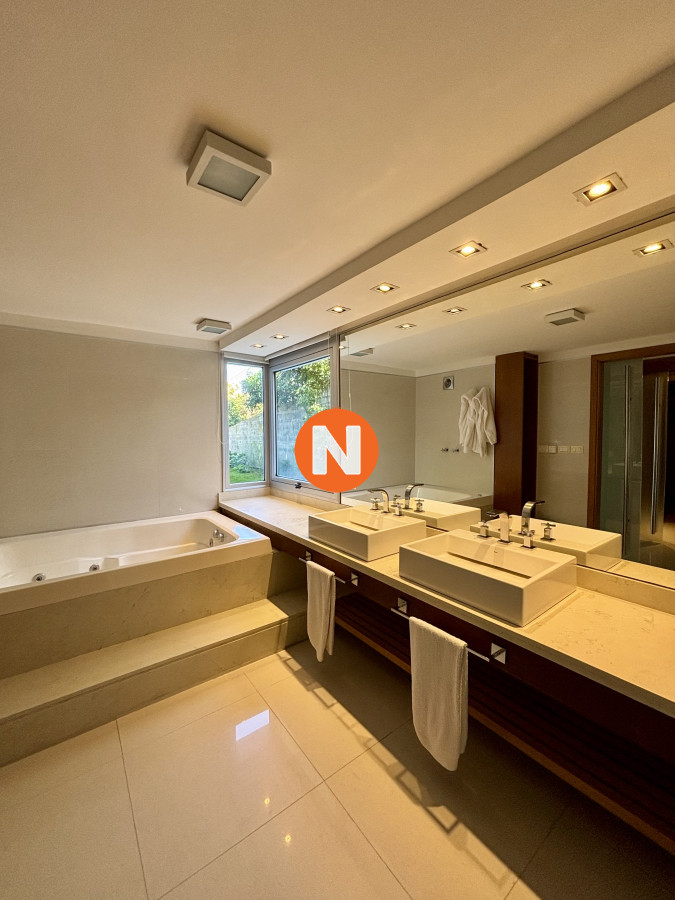 Apartamento Ref.224179 - Apartamento de lujo, 3 dormitorios + dependencia 