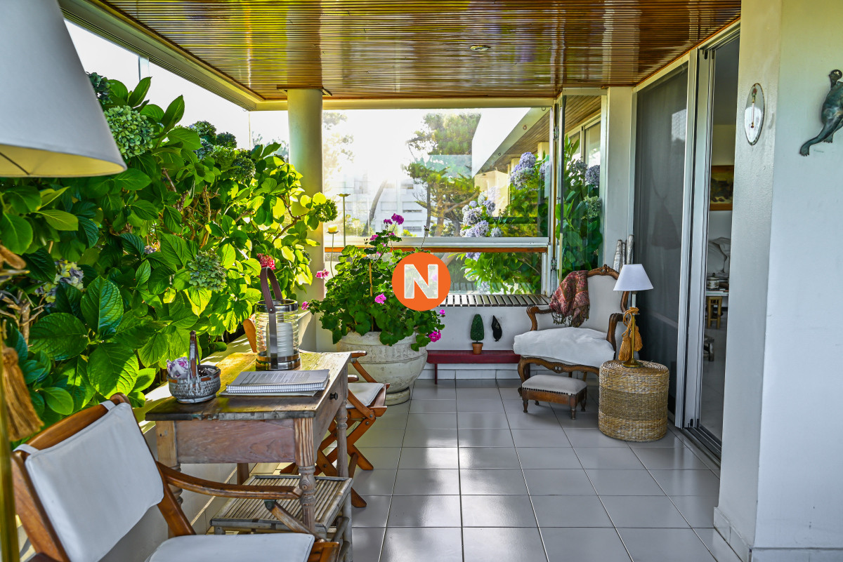 Apartamento Ref.223245 - En Venta, 5 dormitorios, Playa Brava