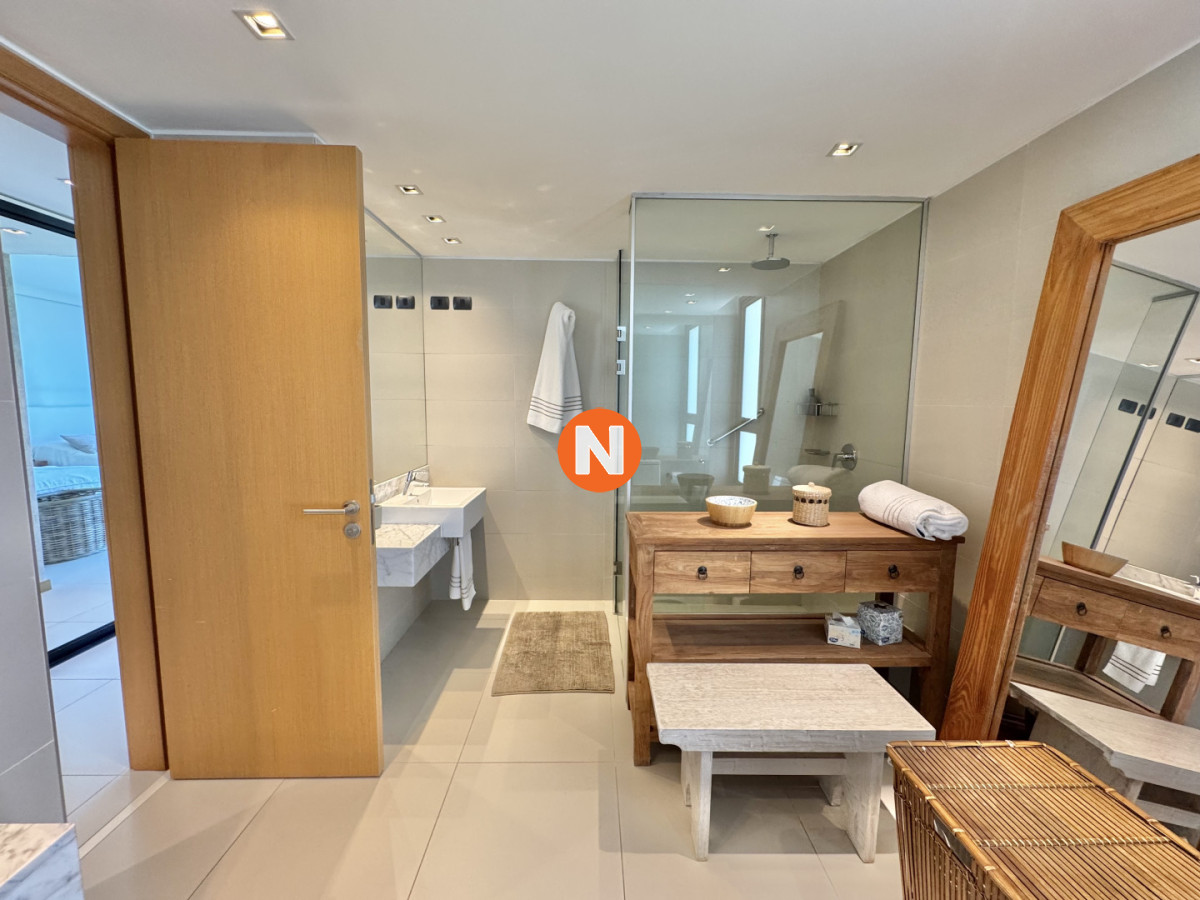 Apartamento Ref.224740 - TIBURON TERRAZAS BARRA APARTAMENTO VENTA DE 3 SUITES + DEPENDENCIA PUNTA DEL ESTE