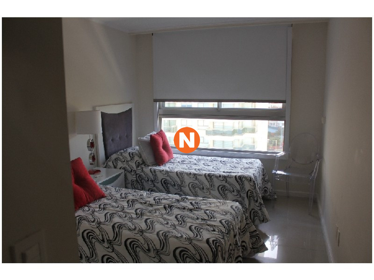 Apartamento Ref.213657 - Apto de 3 dorm primera línea sobre el mar. 