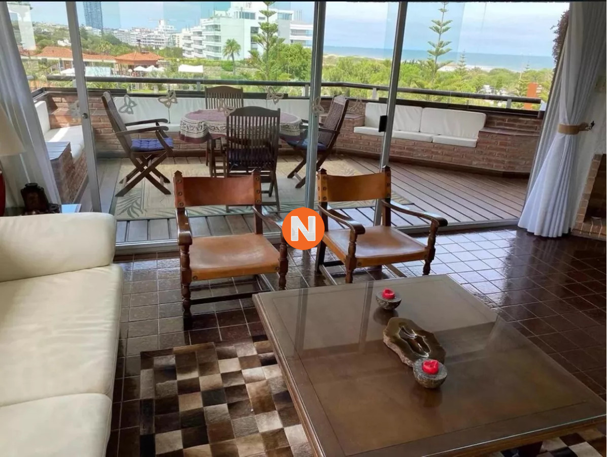 Apartamento Ref.223282 - Apartamento en Venta, 4 dormitorios, Punta del este